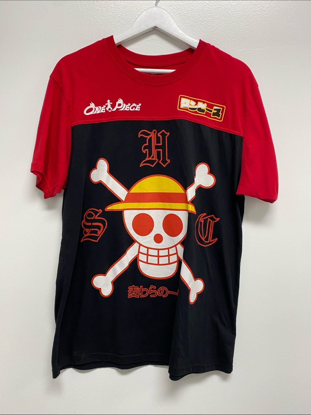 Onepiece Red and Black One Piece Straw Hat Skull Tee